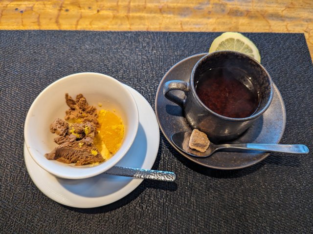 本日のデザートとお茶